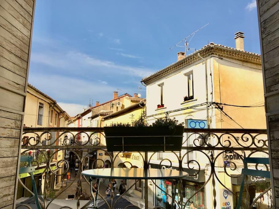 Coeur Du Centre Ville Avec Balcon LʼIsle-sur-la-Sorgue Exterior foto