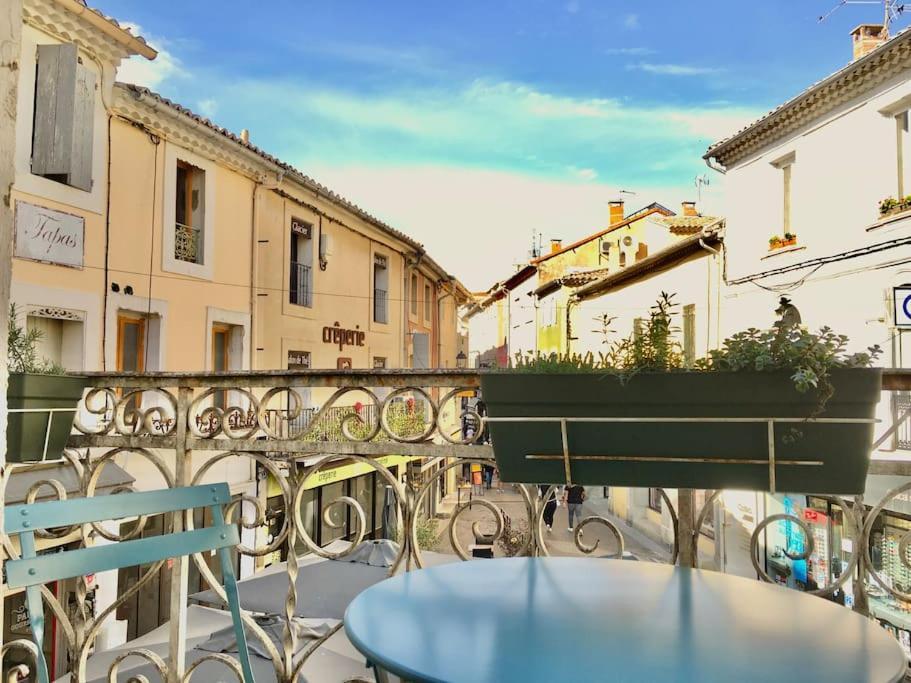 Coeur Du Centre Ville Avec Balcon LʼIsle-sur-la-Sorgue Exterior foto